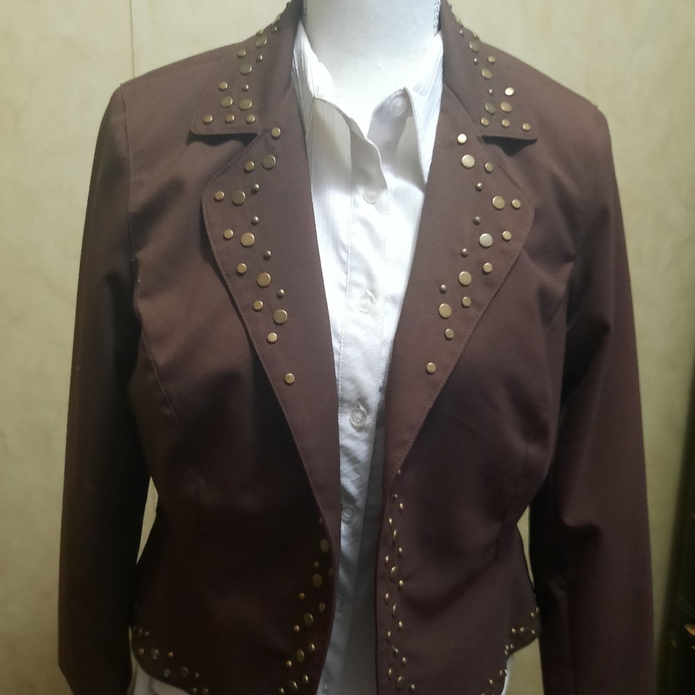 Edgy brown blazer